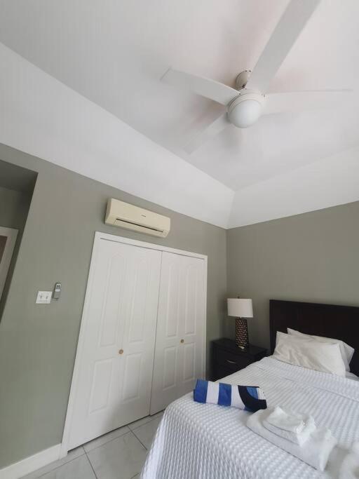 Townhouse By The Bay, Little Bay Country Club ,Negril Villa Orange Bay Екстериор снимка