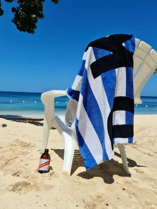 Townhouse By The Bay, Little Bay Country Club ,Negril Villa Orange Bay Екстериор снимка